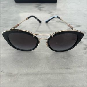 BURBERRY Stylish Women’s Sunglasses